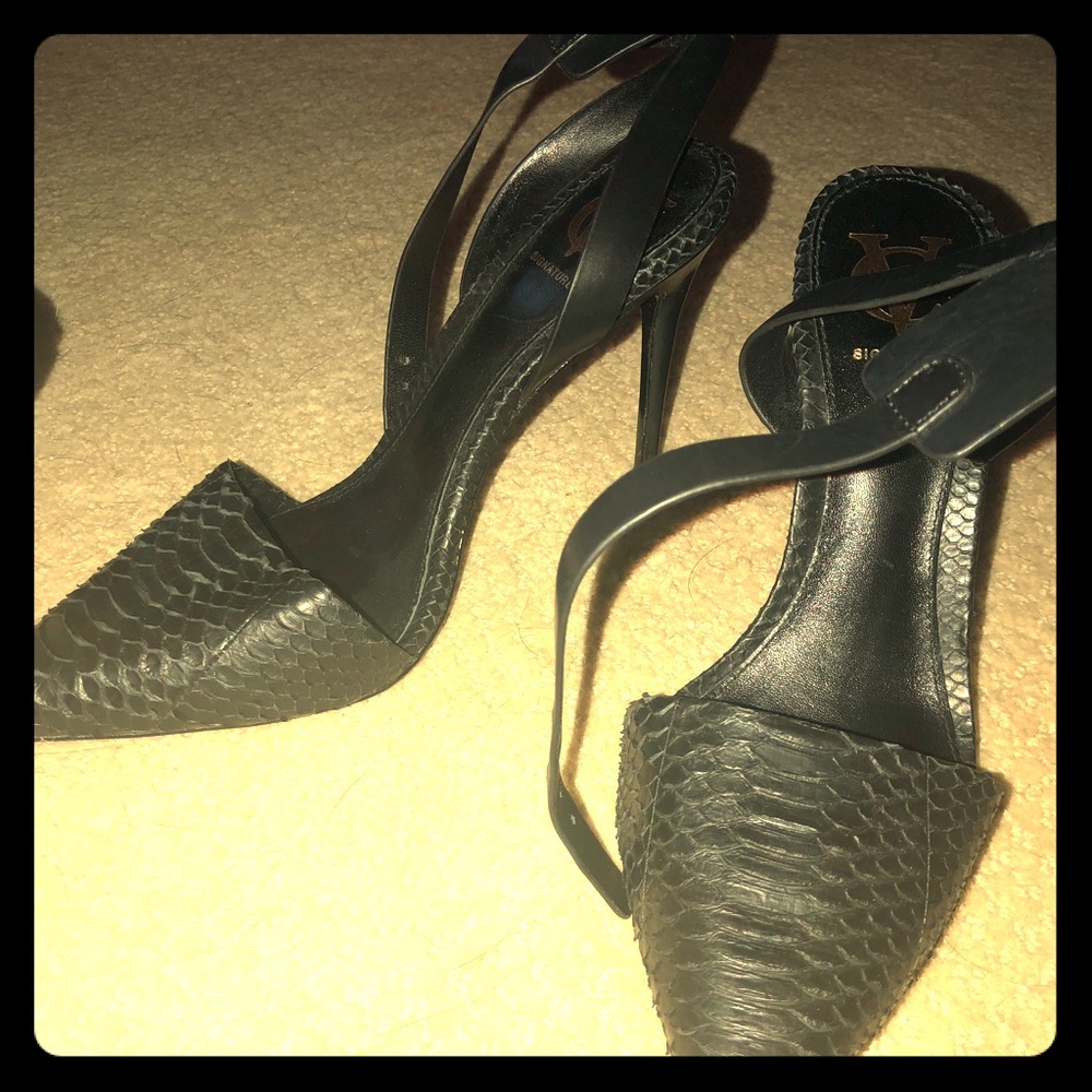 Vince Camuto Pointy toed heels